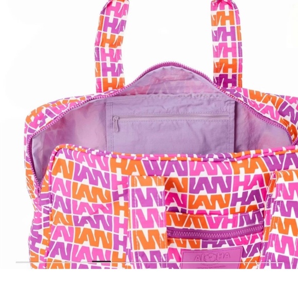 Aloha Collection Hawaiian Airlines NWT COLLAB LIMITED ED Weekender Bag SOLD OUT - Picture 5 of 6